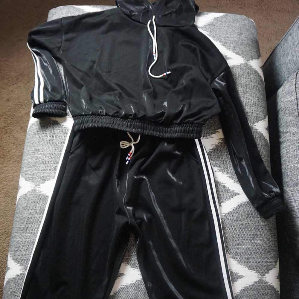 2 piece track suit